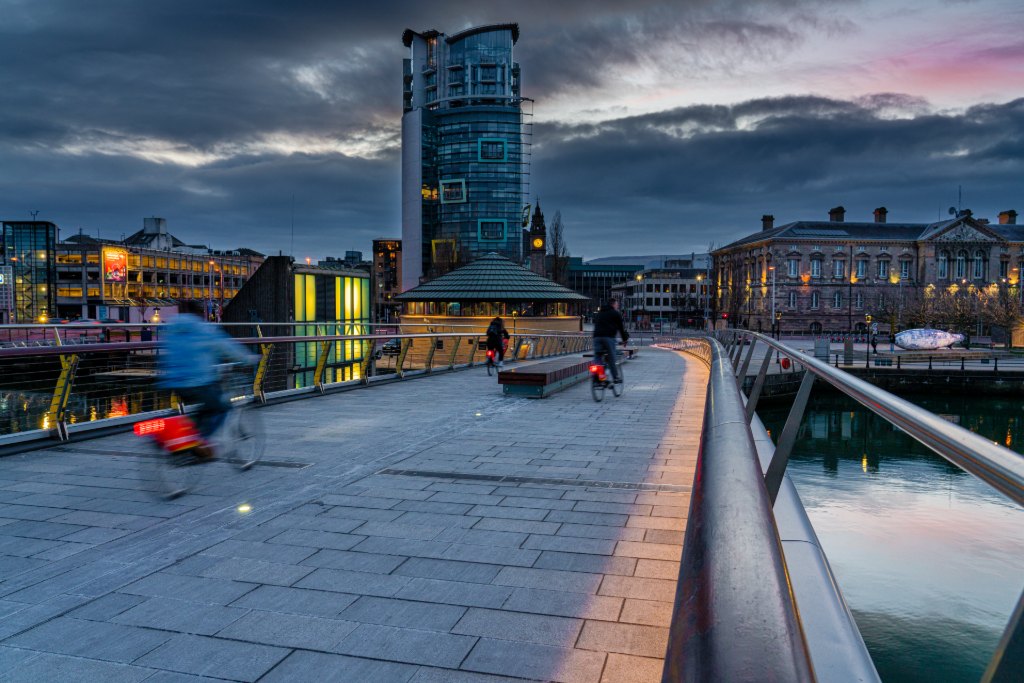 Belfast-budget-Lagan-Weir-Footbridge-inset-cms