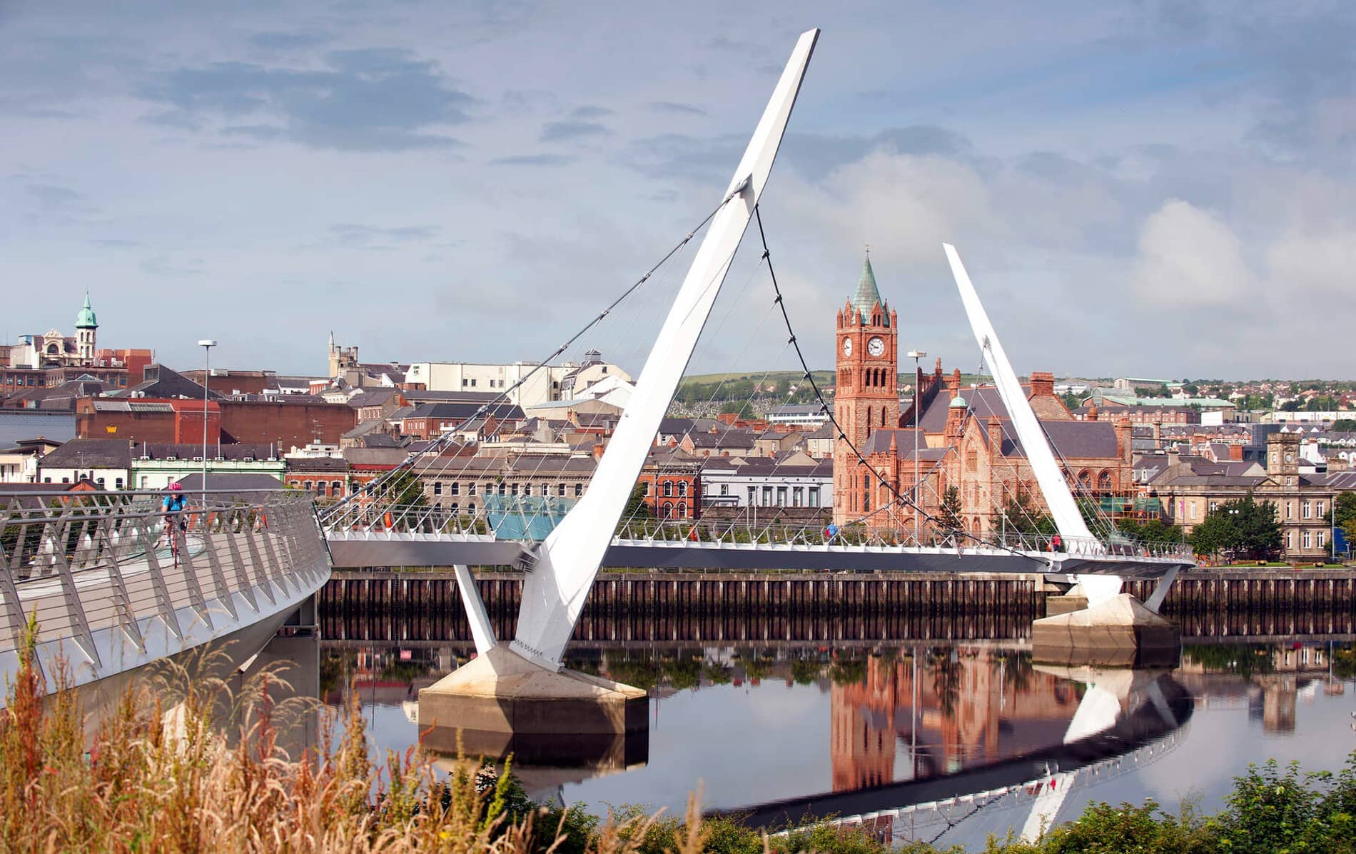 derrygirls-peacebridge