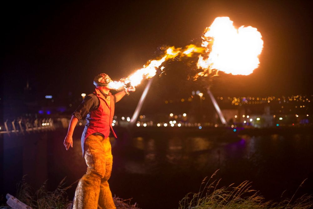 derryhalloween-event-fire-eater