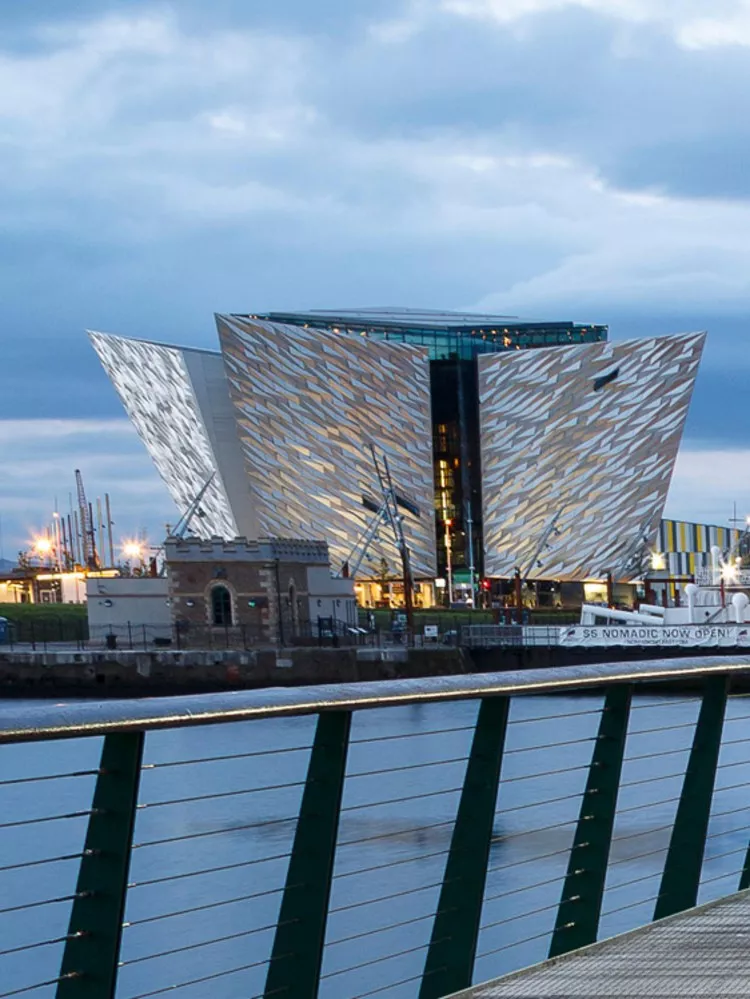 2005023IrelandcomV2ImageEBLandingBelfastweb