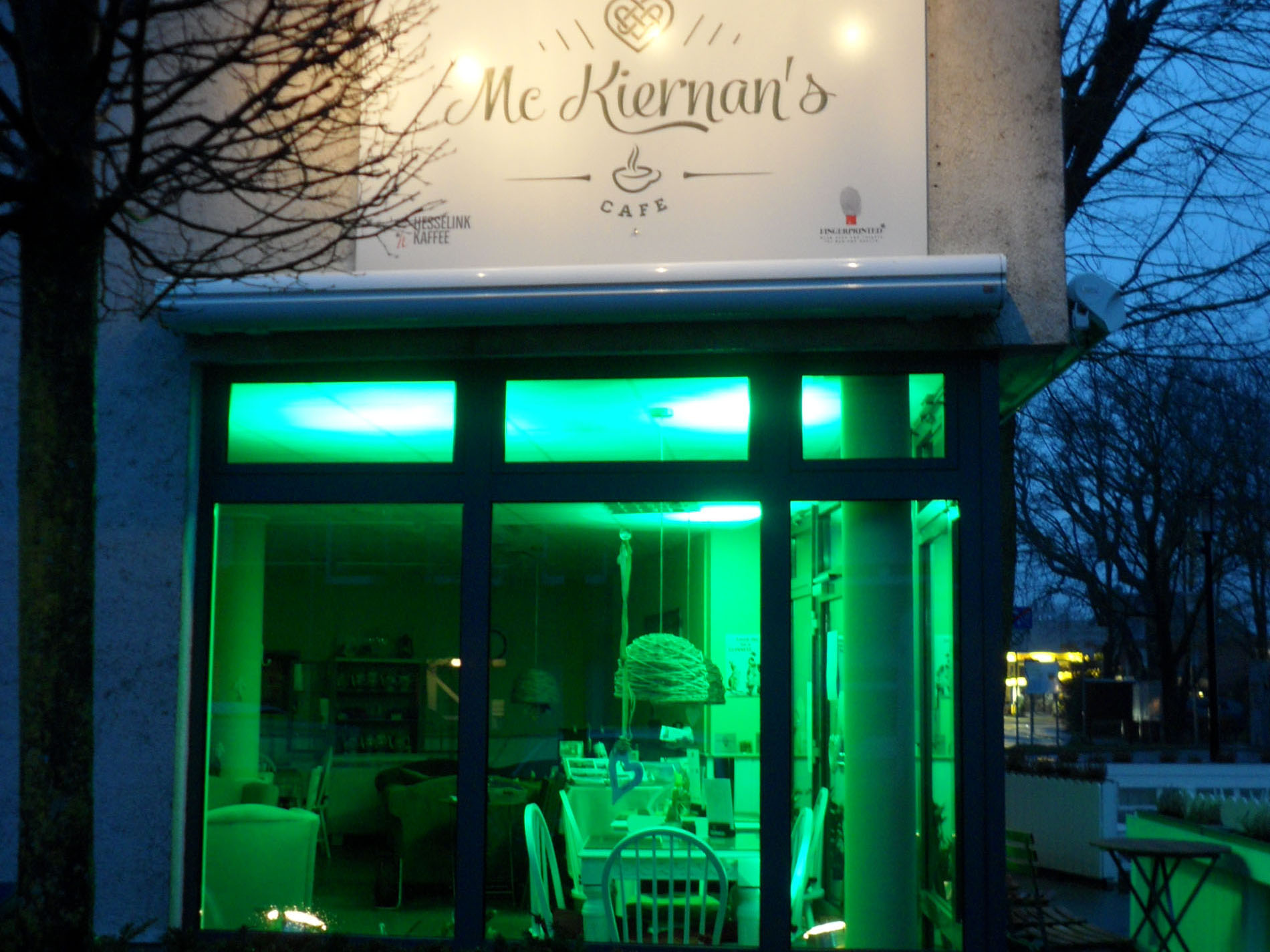 McKiernans_Cafe_outside_1900x1425
