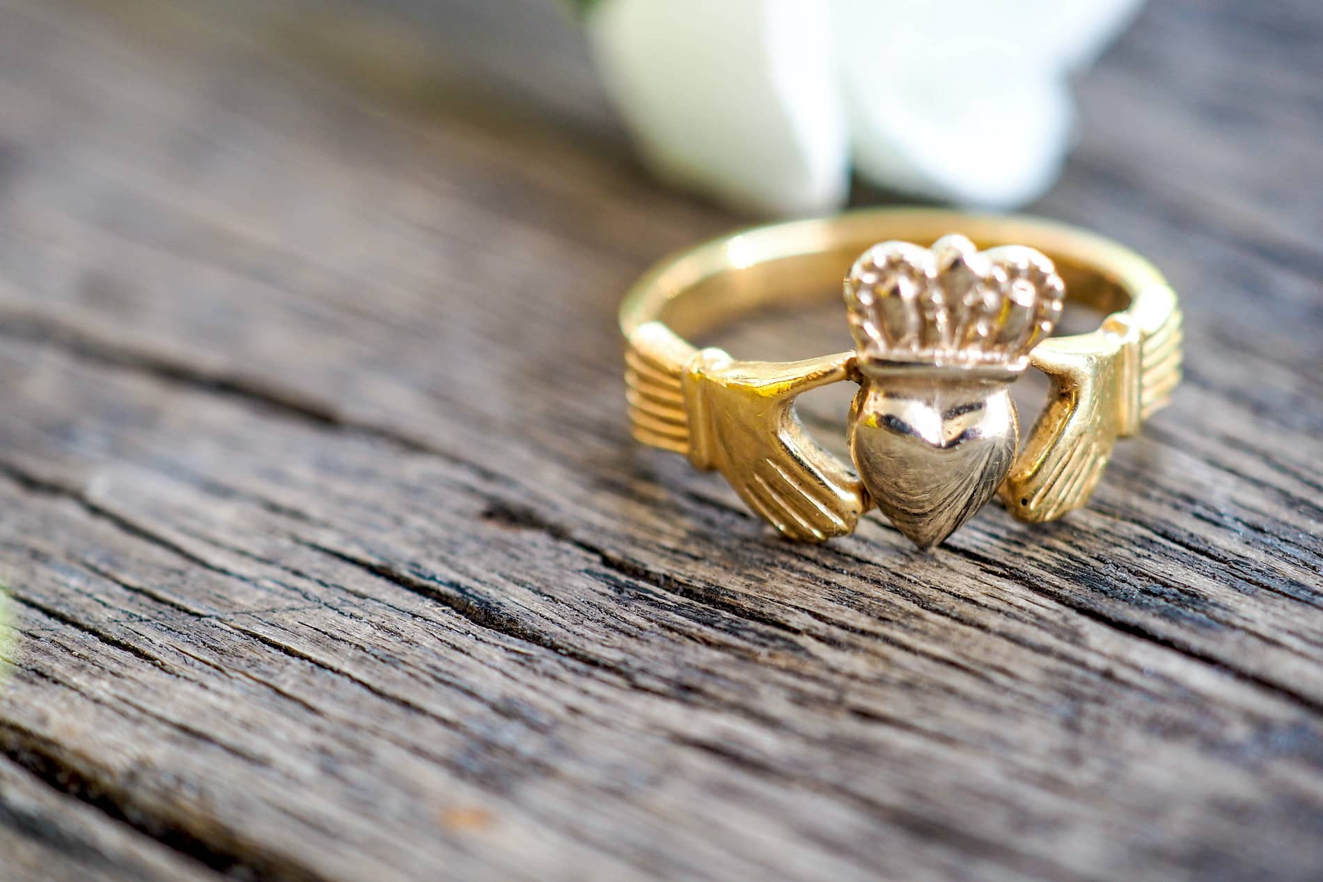 thumbnail image 2 of 9ct Yellow Gold Irish Claddagh Ring – Traditional Hallmarked Gold Ring (Sizes I-S) 2 of 2