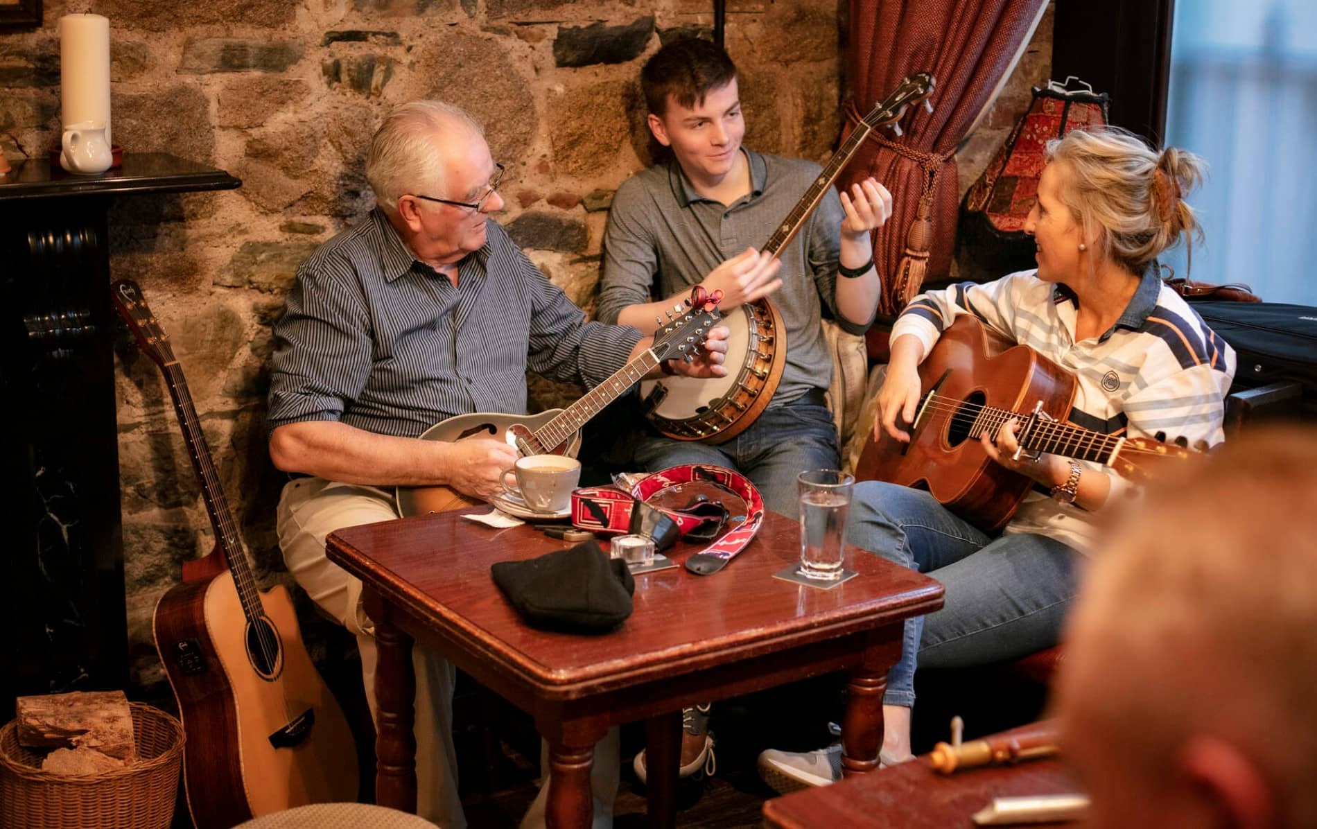 musicalmakers-guitar