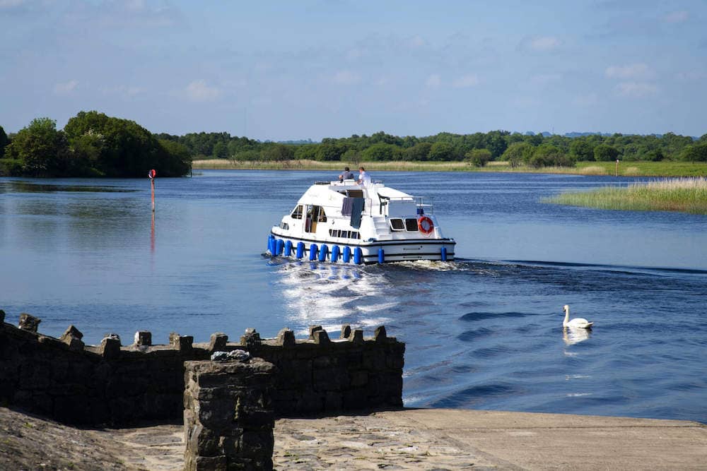 Genießen Sie Einen 7-tägigen Hausbooturlaub Auf Dem Fluss Shannon In ...