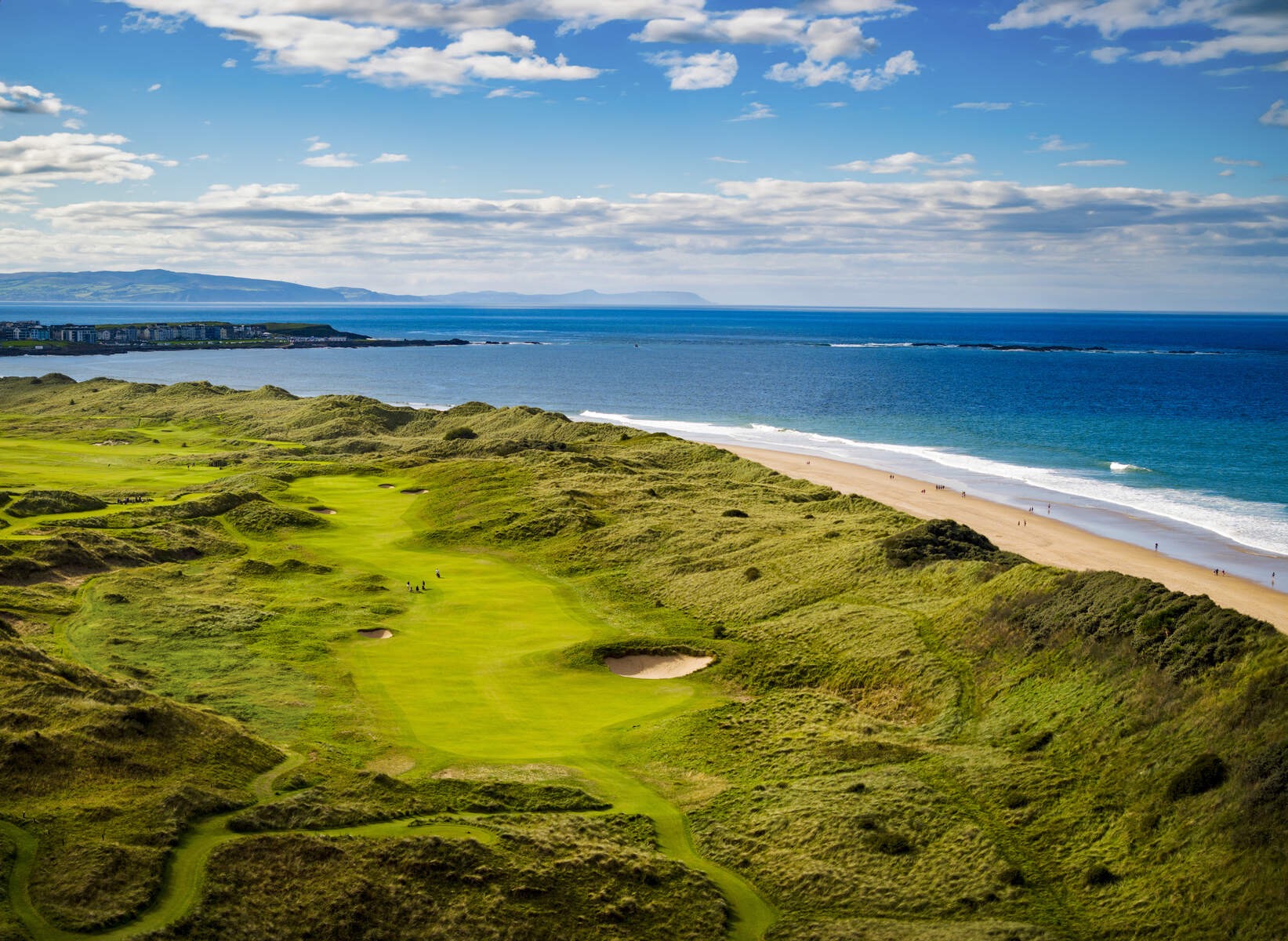 Golf along the Causeway Coastal Route | Ireland.com