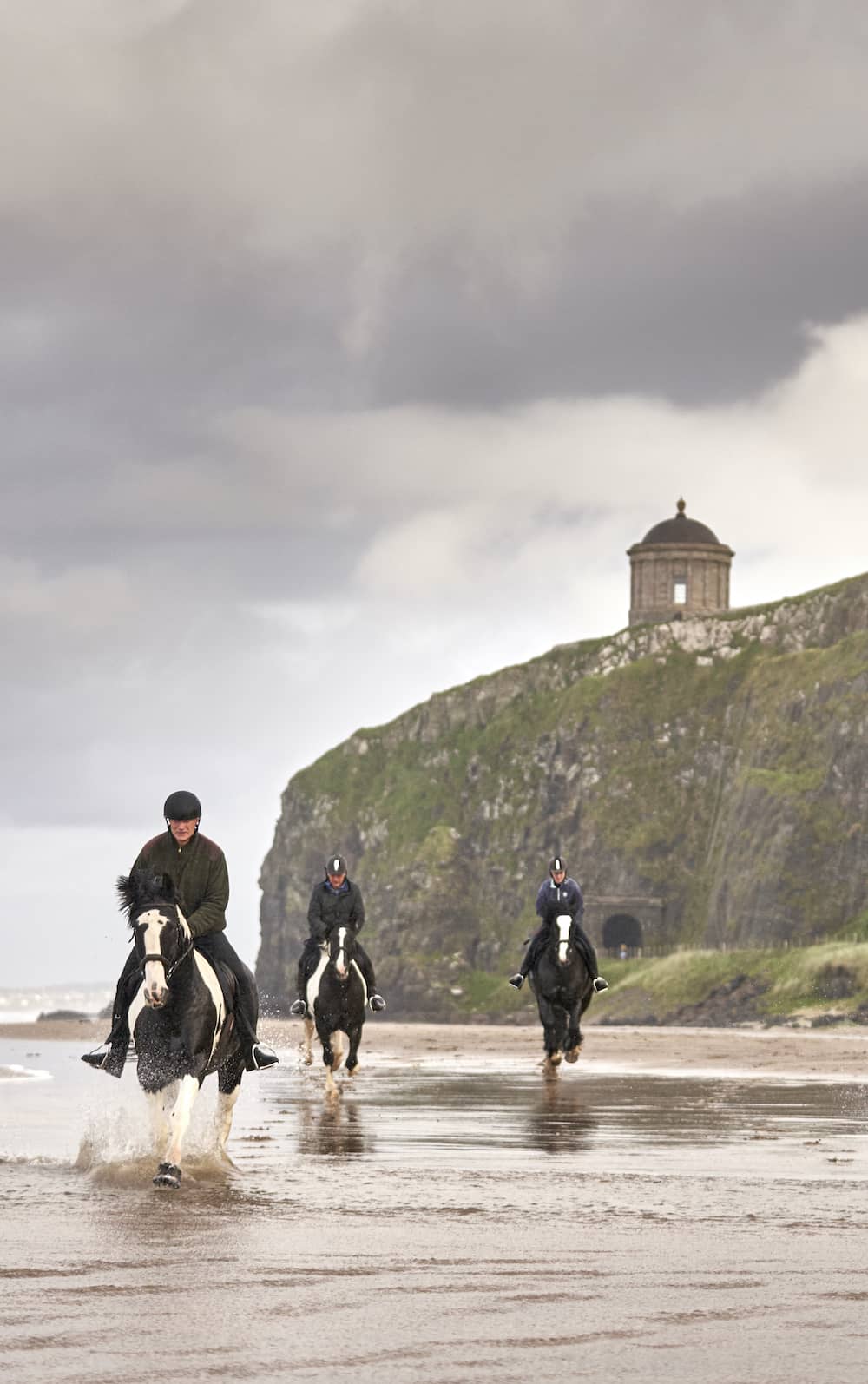 mussenden-temple-sheans-horse-farm-downhill-beach-londonderry-portrait