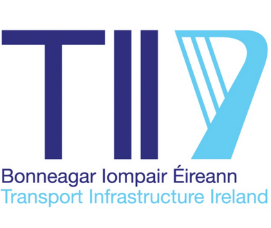 Logo de Transport Infrastructure Irlande comportant des lettres « TII » en gras et un motif triangulaire bleu avec du texte irlandais et anglais.