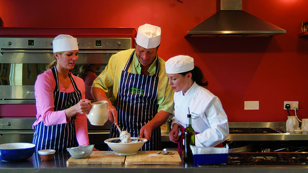 w900_e_whats_available_cookery_courses_main2