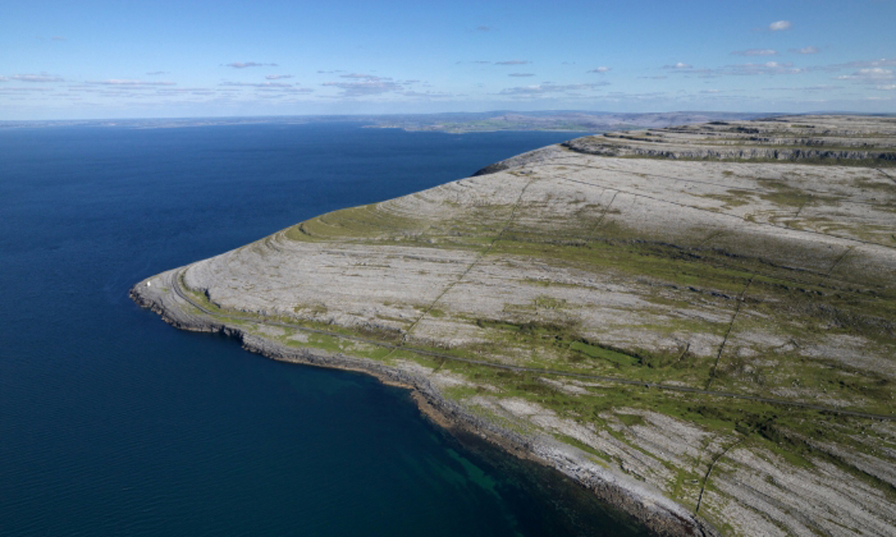 w1900_c_burren_bg