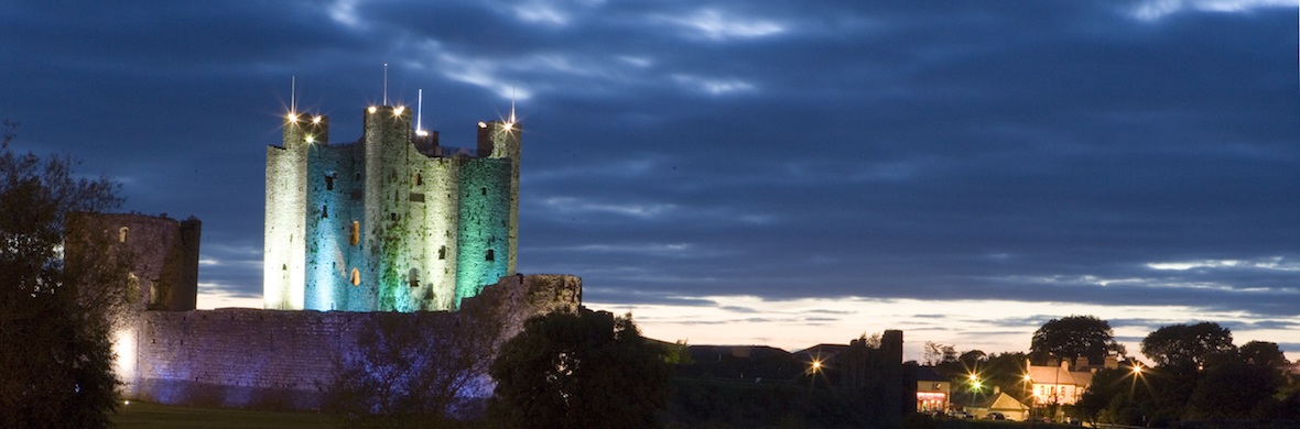 puca-halloween-festival-strip-trim-castle