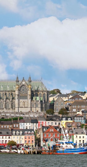 photo-cathedral-and-port-foreground