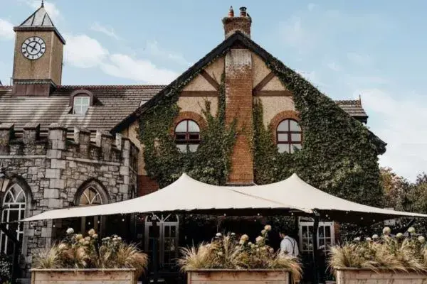 Visitez pour -10 % à l'hôtel Abbey Court