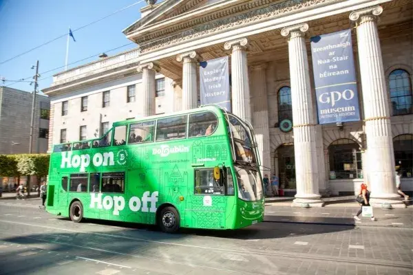 ¡Visita Dublín en bus con guía en español!