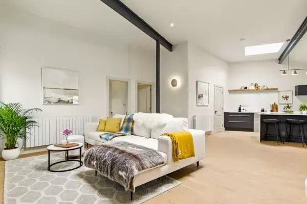 The Warehouse, 10% Off – Style Meets Clifden