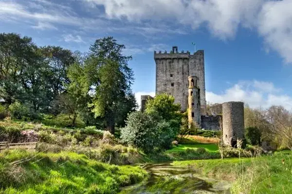 SAVE $100 ON IRELAND VACATIONS