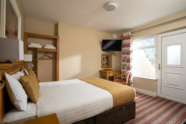 2 Night Lakelands Getaway with £50 Credit