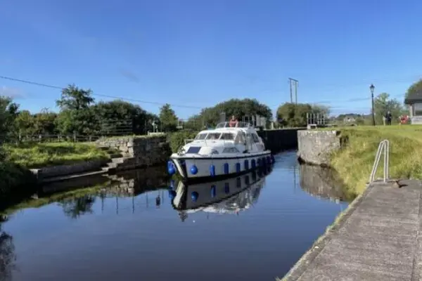 Take it Slowly with a Shannon River Cruise