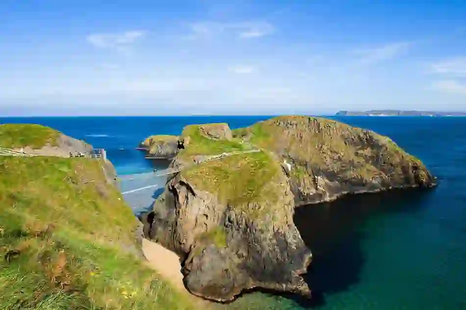 carrick-a-rede-rope-bridge-from mainland