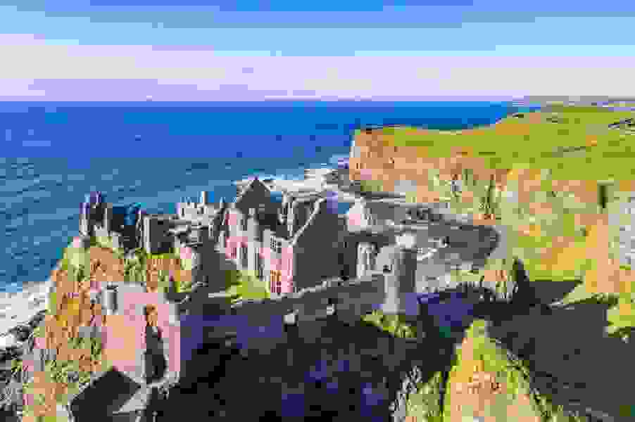 Dunluce-castle-bright-sky