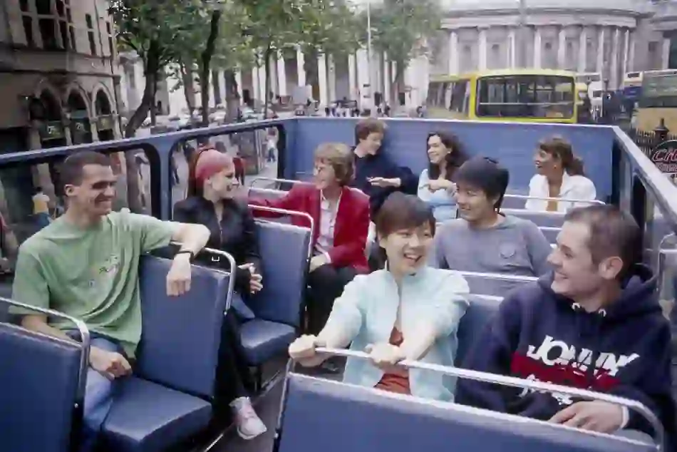 efl-students-on-bus-dublin