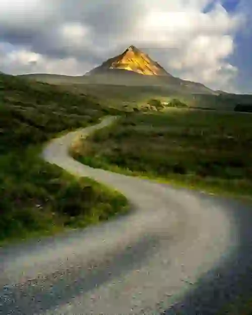 weather-gallery-sunlight-errigal-mountain-county-donegal-shutterstock