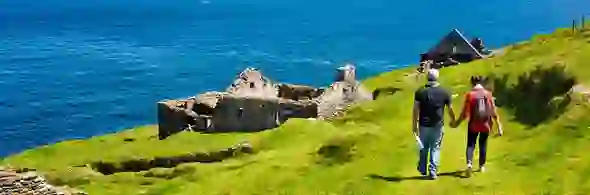Great-Blasket-ruins-County-Kerry-Couple-Visiting