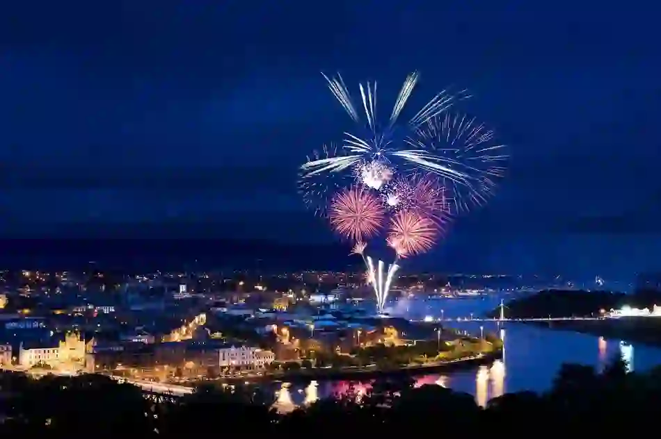 halloween-derrylondonderry-fireworks