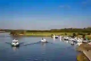 small-Cruisers_at_Shannon_Bridge-L