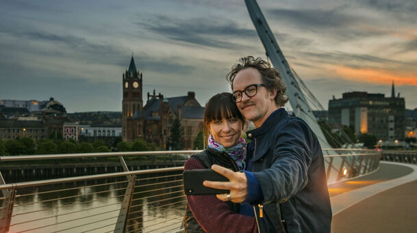 Derry~Londonderry: een ommuurde prachtstad
