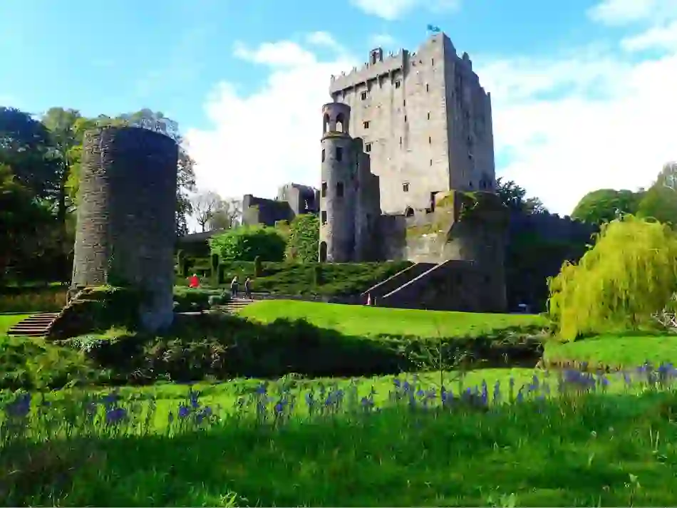 blarney-castle-and-blarney-stone-bg