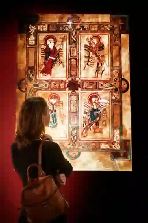 book-of-kells-exhibition-inset