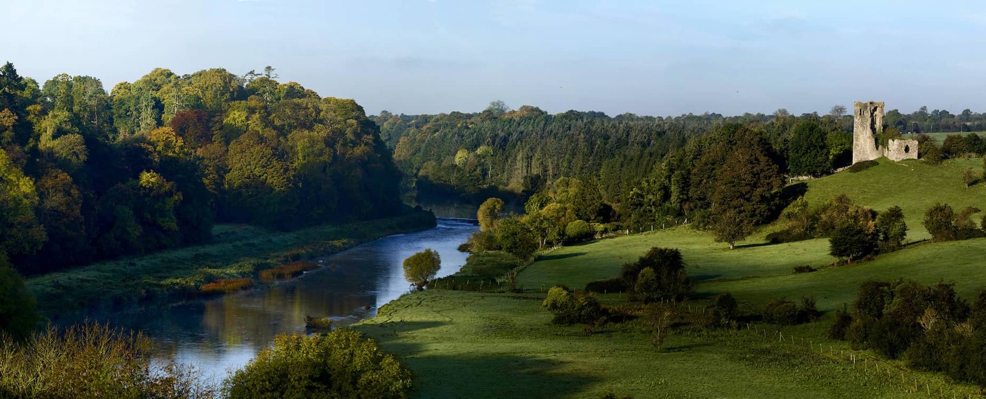 boyne-valley-dunmoe-castle-river-boyne-county-meath