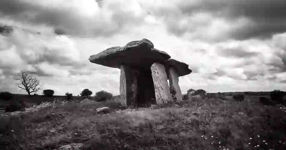 halloween-landing-poulnabrone-clare-bg