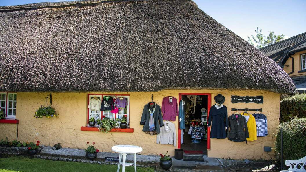 Thatched Cottage Shop Adare Village060619CH333Web Size