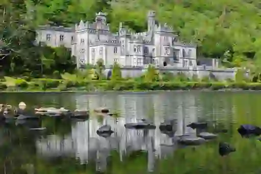 kylemore-abbey-galway-day-trips-inset-4
