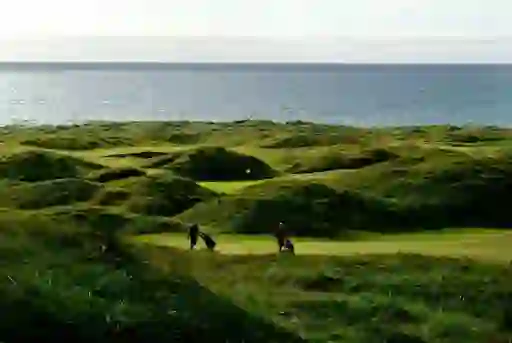 Golfers at Strandhill Golf Club_web-size_2500x1200px