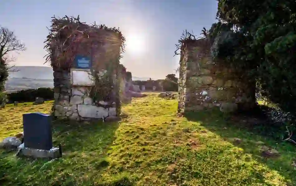 old-faughart-graveyard-gw-inset-ten