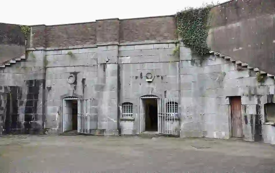 spikeisland-prisoncells