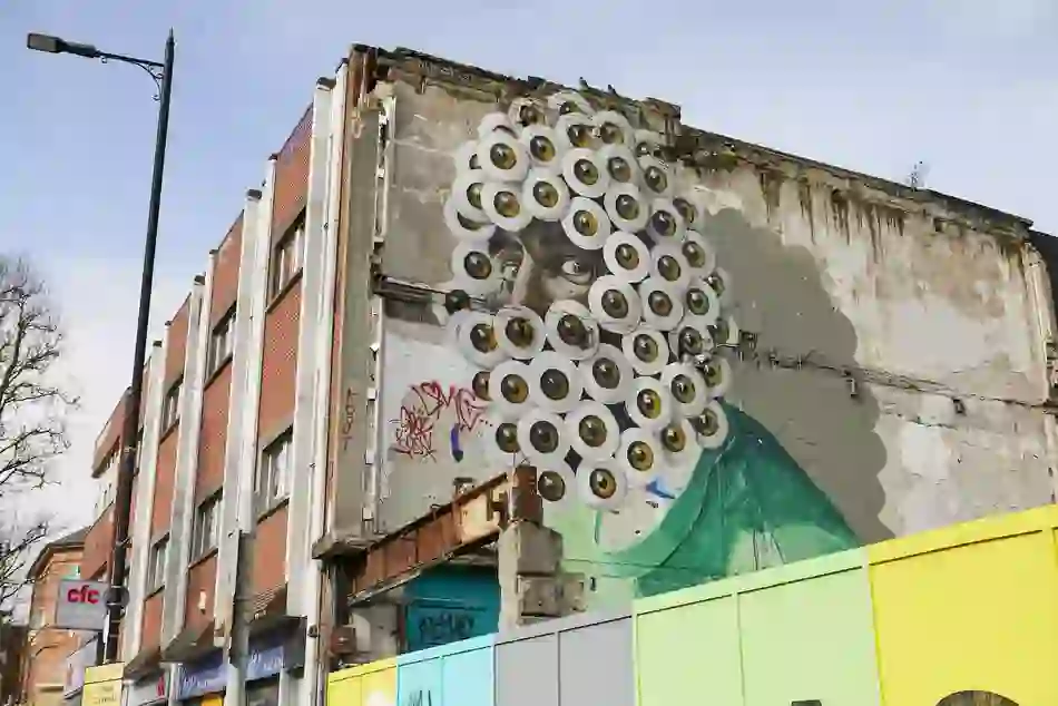 belfaststreetart-manyeyesmural