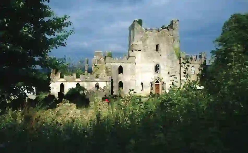 irelands-scary-experiences-leap-castle-offaly-bg