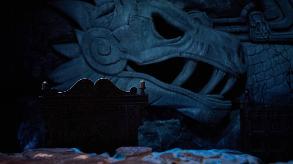 Achtergrond van een steen met een drakengravure bij de Game of Thrones® Studio Tour in Banbridge, county Down.