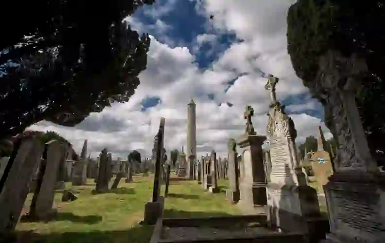luke-kelly-glasnevin-cemetery-image2-v1