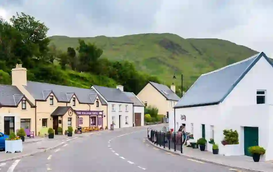 car-free-connemara-and-kylemore-abbey-leenane-county-galway-image2-v1