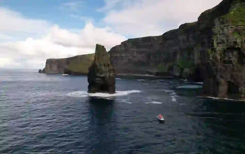 ten-amazing-boat-trips-cliffs-of-moher-county-clare-v1