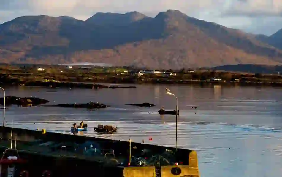 ten-amazing-boat-trips-roundstone-harbour-county-galway-v1