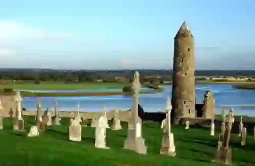 shannon-cruise-trip-clonmacnoise-offaly