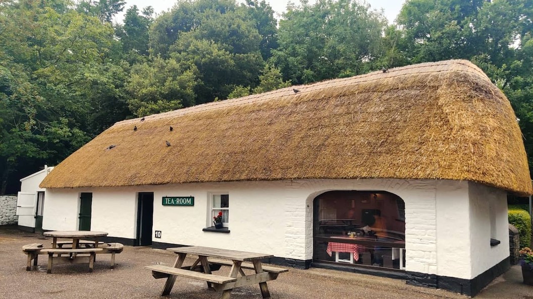 bunratty-castle-attraction-clare-tea-rooms-inset