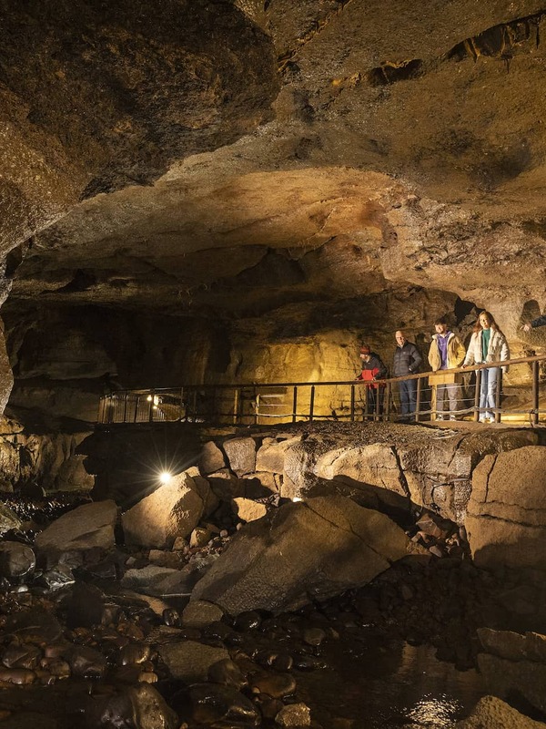 marble-arch-caves-fermanagh-cavern-bg
