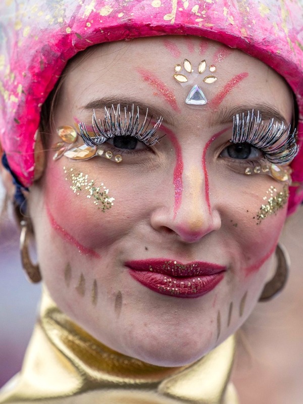 st-patricks-festival-dublin-performer-close-up