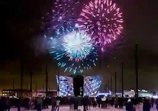 fireworks-48-hour-day-trip-inset-1